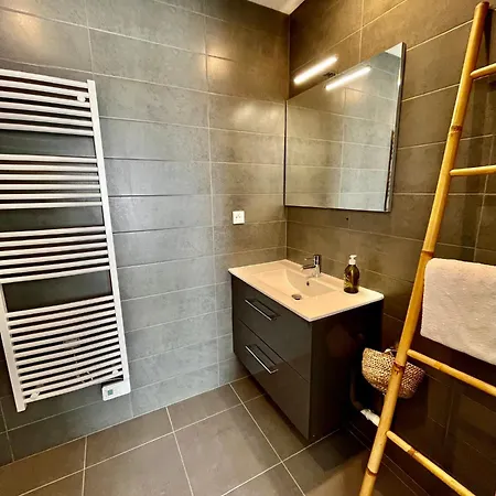 Maison Au Calme/ 10 Min A Pied Wifi /5 Pers