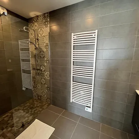 Maison Au Calme/ 10 Min A Pied Wifi /5 Pers